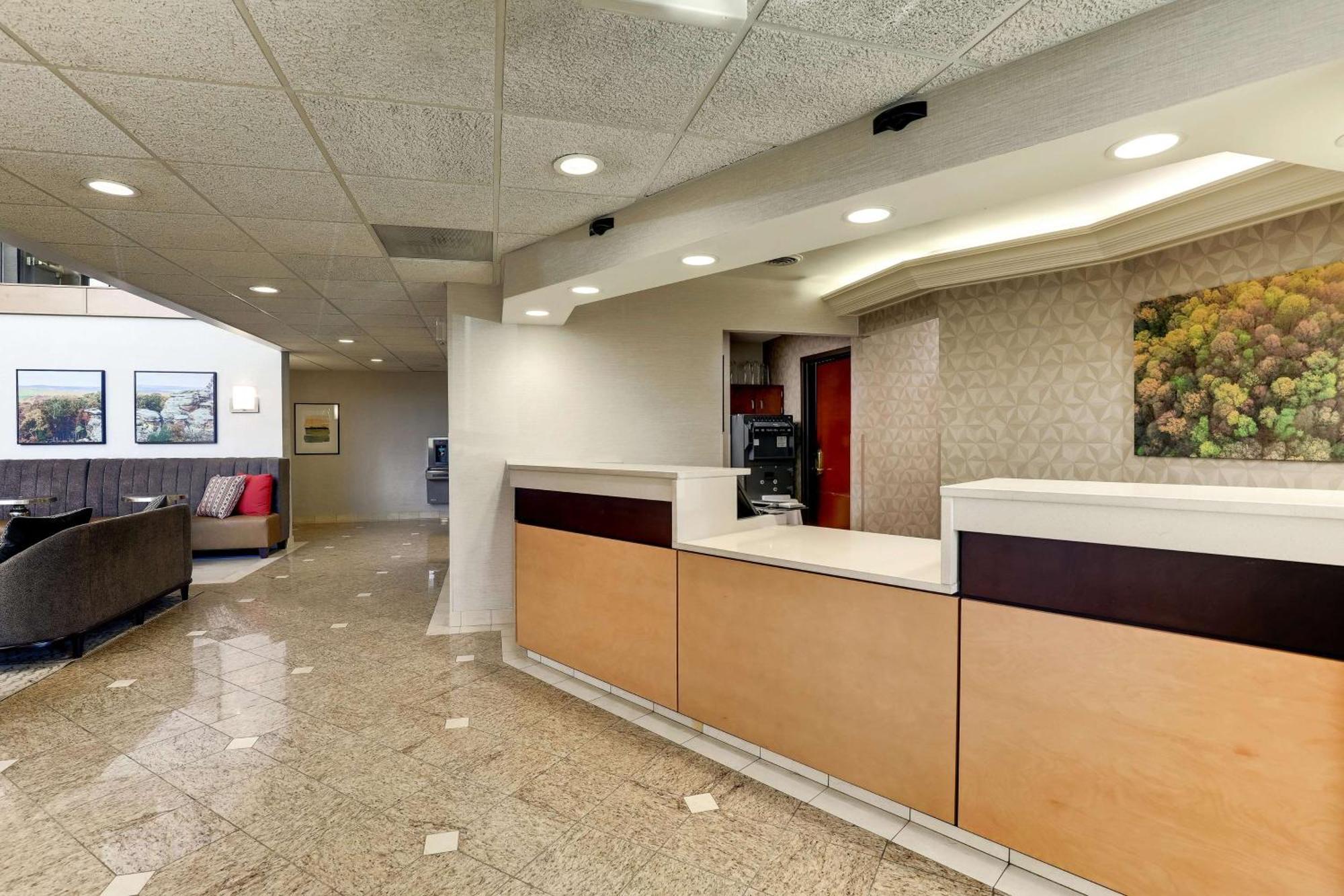 Drury Inn & Suites Marion Exterior photo