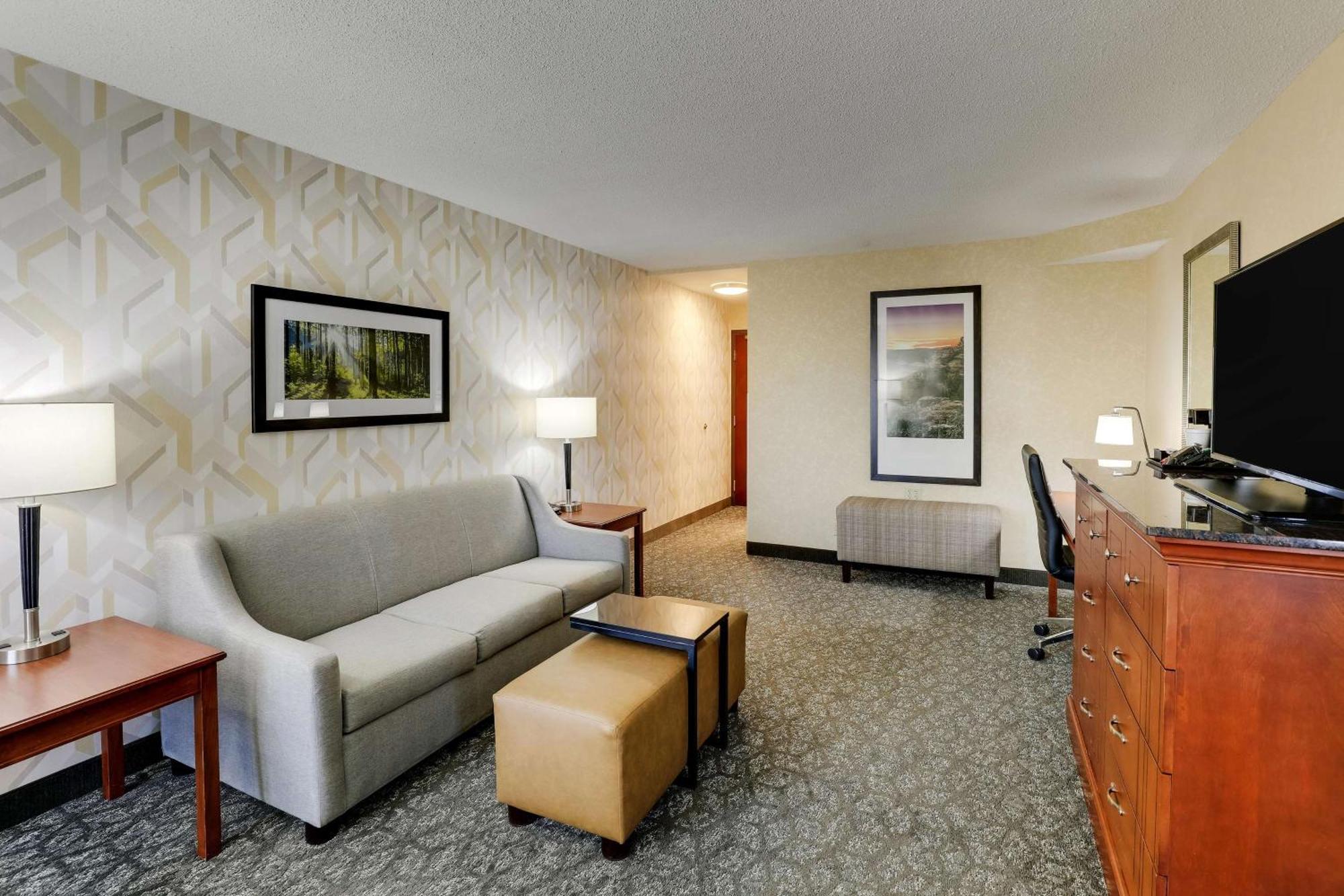 Drury Inn & Suites Marion Exterior photo